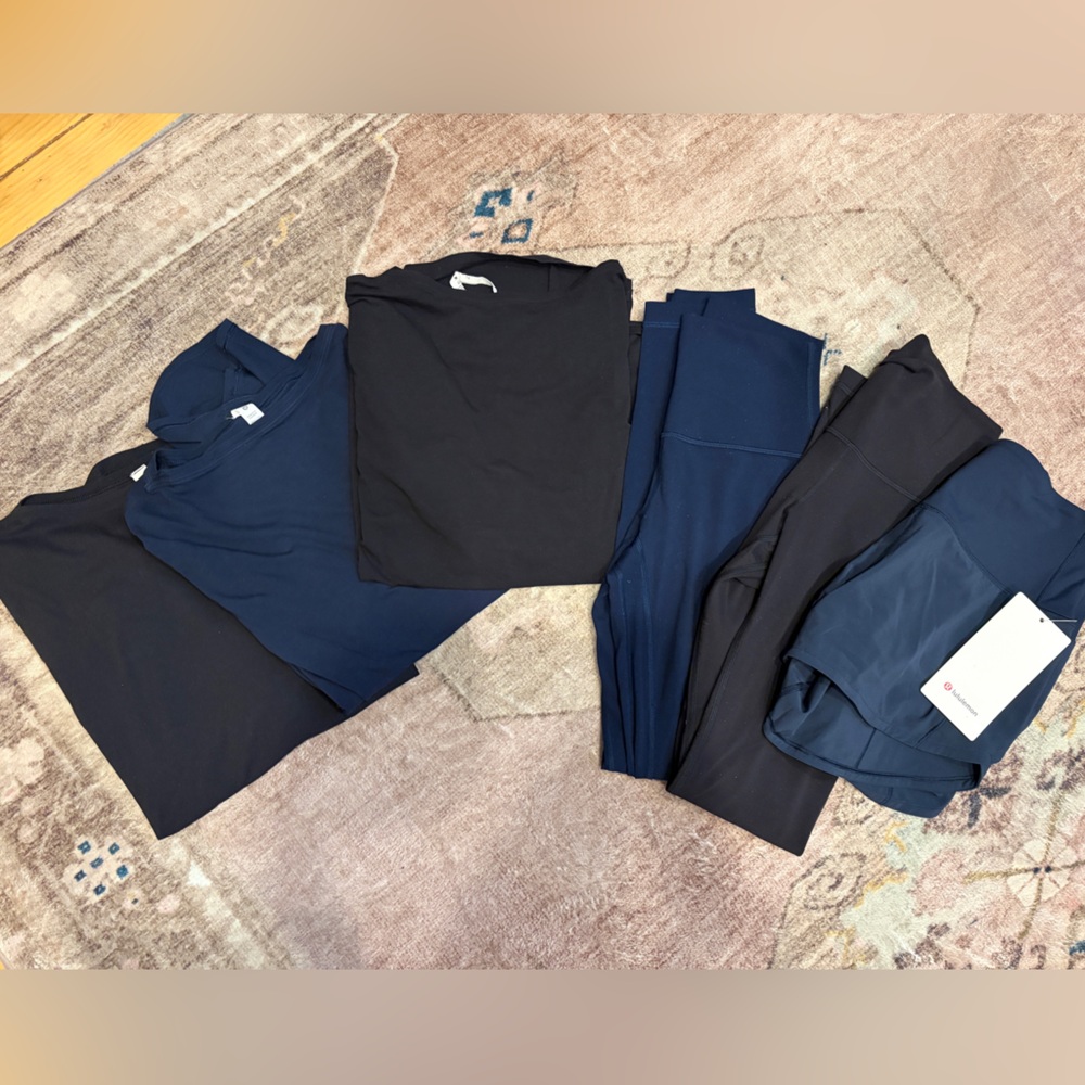 lululemon Navy and Black Align Leggings and Back In Action Tee Bundle Size 2